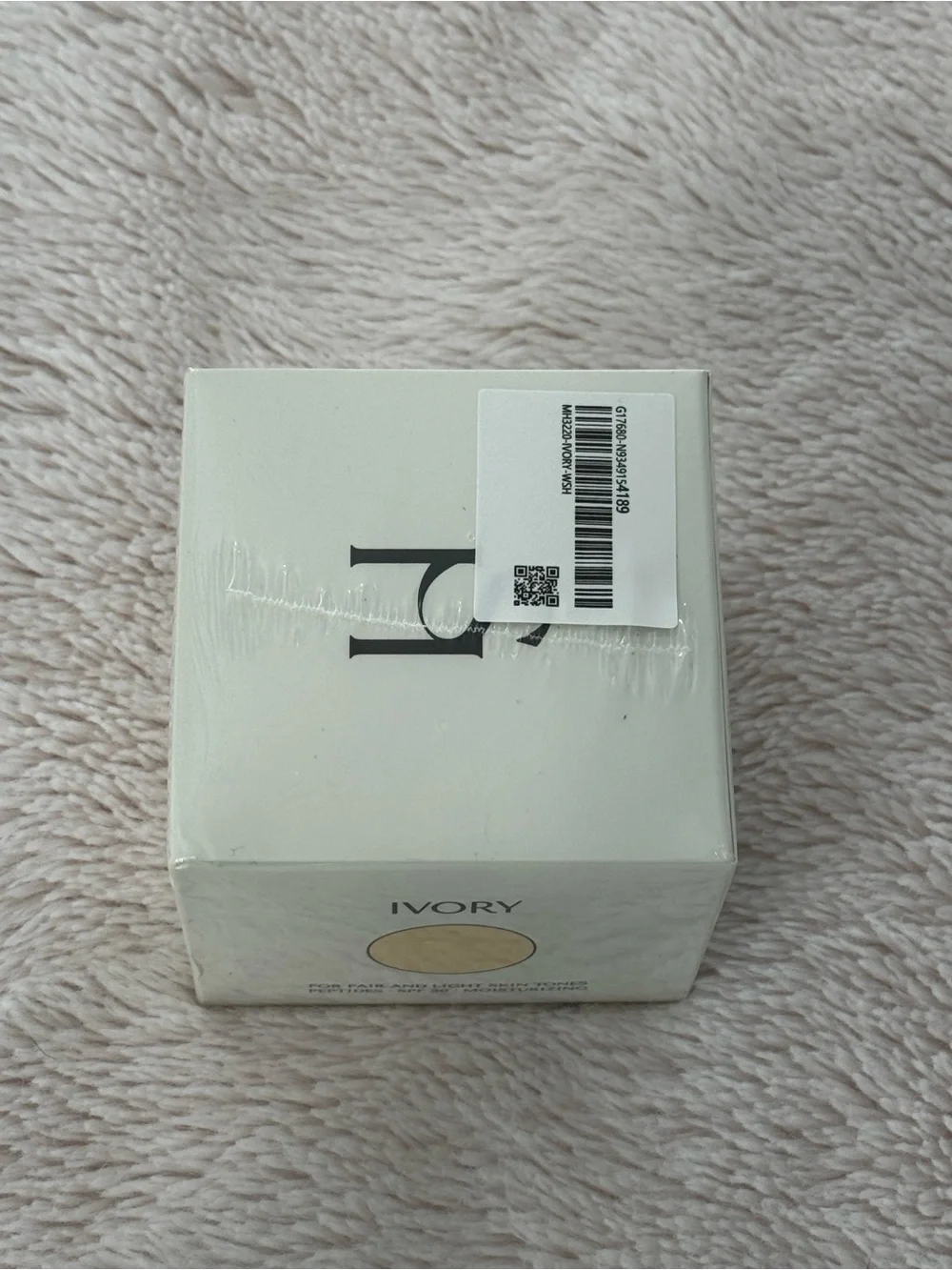 NWT HUSH Glow Foundation Cushion - ivory Shade